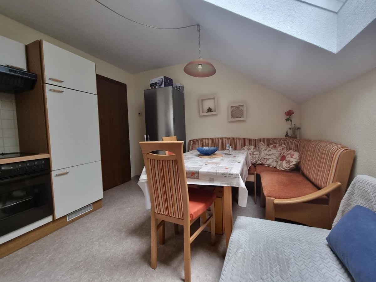 Haus Flora - Ferienwohnung Bodensdorf Exterior foto