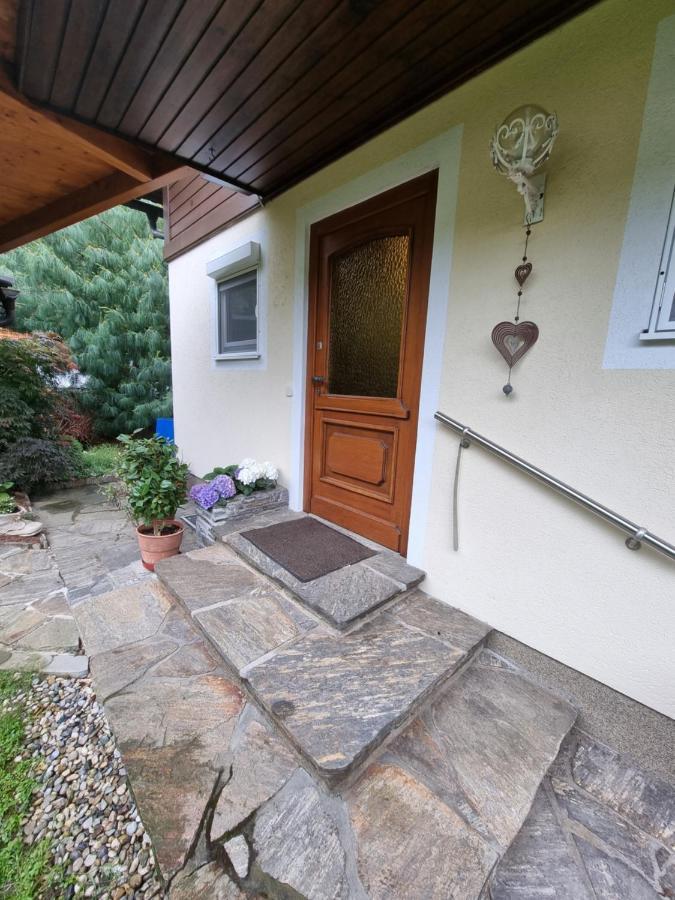 Haus Flora - Ferienwohnung Bodensdorf Exterior foto