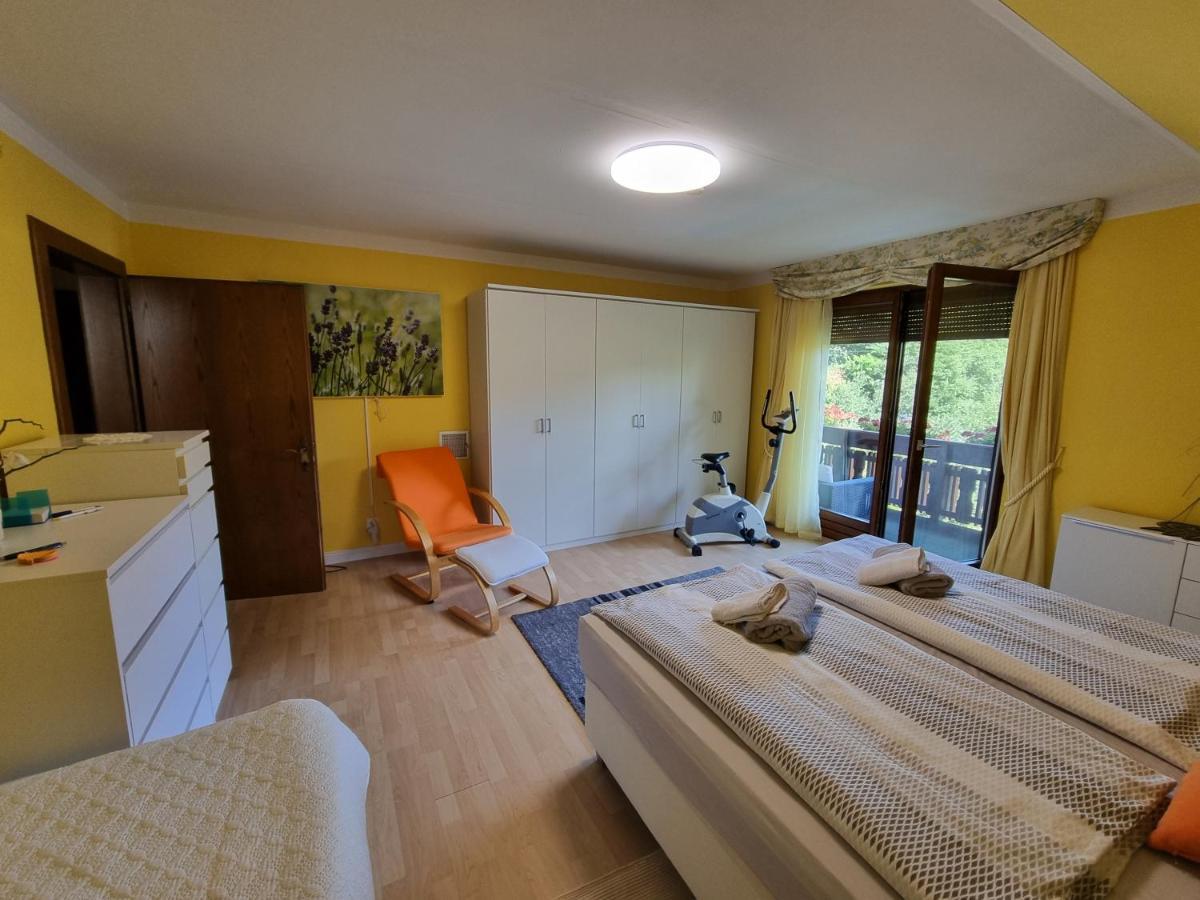 Haus Flora - Ferienwohnung Bodensdorf Exterior foto